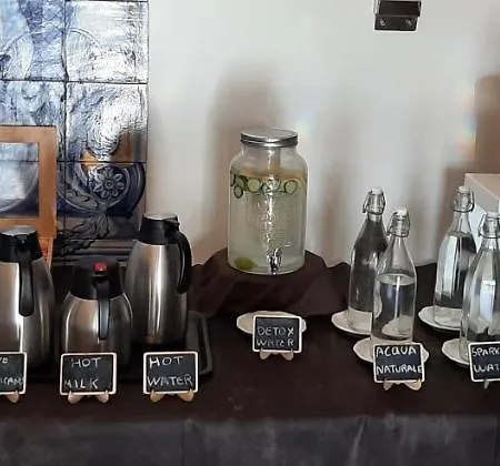 Pura Vida Iblea Konukevi 2*
