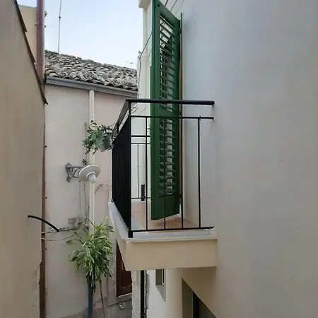 Pura Vida Iblea Guest house 2*