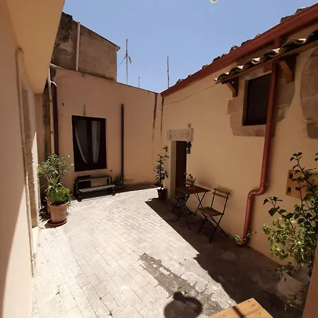 Pensionat Pura Vida Iblea 4*
